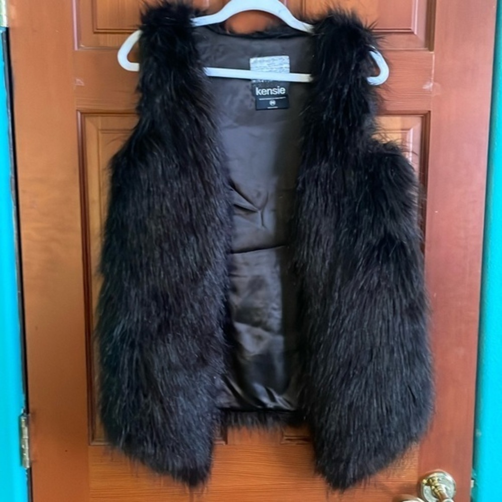 Kensie faux fur vest